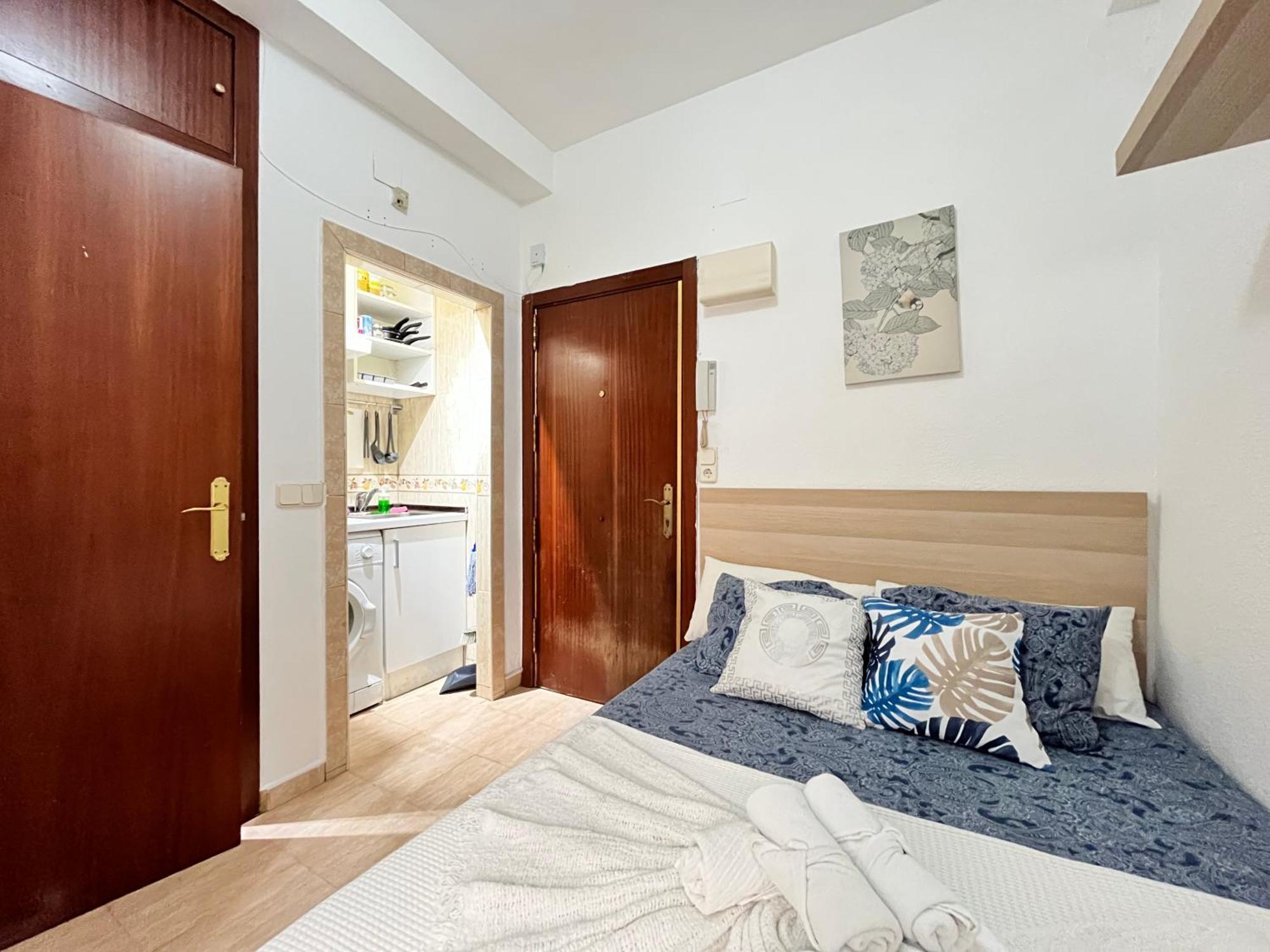 Estudio Augusto Acogedor 2 Temporal Apartament Madryt